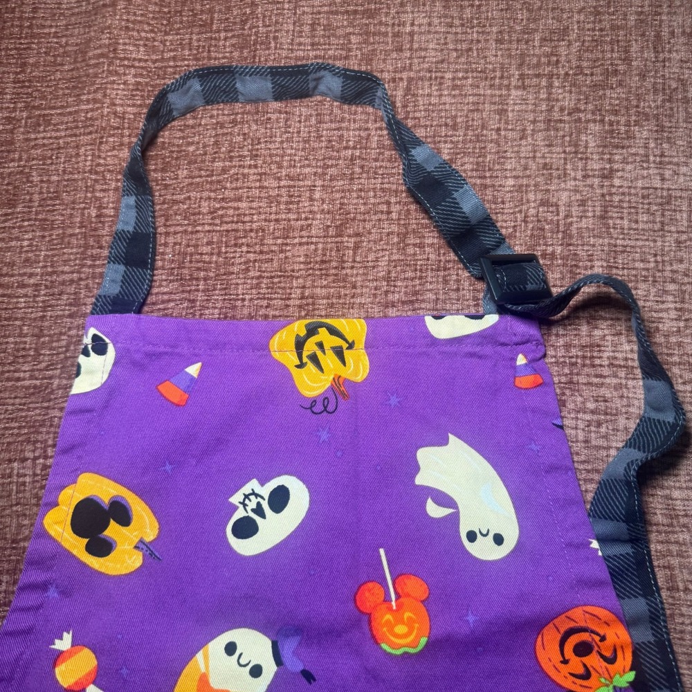 Disney Halloween Apron Purple Mickey Pumpkin Ghosts Candy Corn Pockets Handmade - Picture 2 of 5
